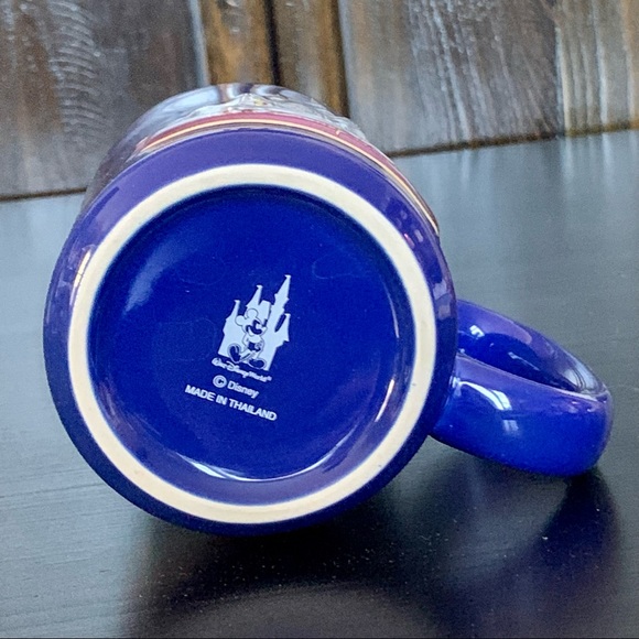 Vintage Walt Disney World Magic Kingdom 3D Embossed Mug - Picture 7 of 15